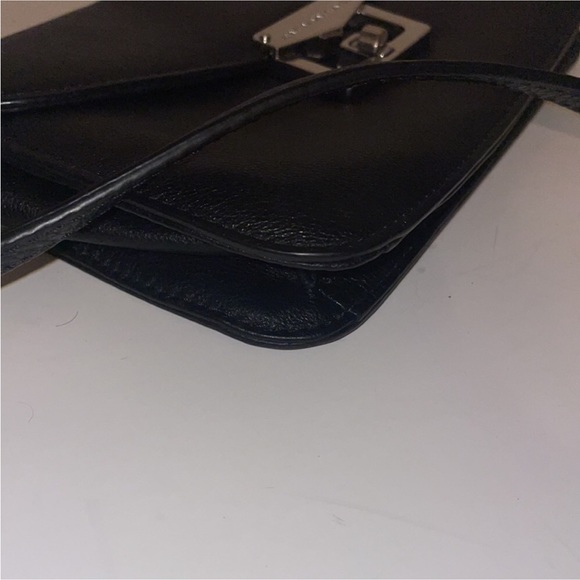 Marc Jacobs Crossbody Leather Bag - Picture 2 of 5